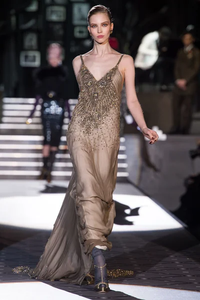 Look 24
